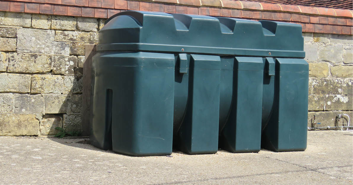 Heavy fuel oil plastic storage tank