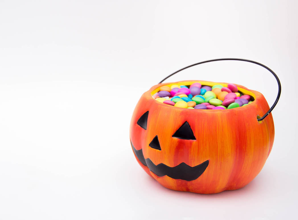 Jack'O pumpkin basket to collect candy on Halloween day