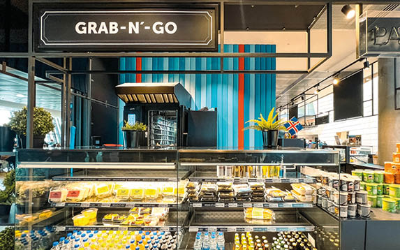 Keflav k, Iceland, July 22, 2024 Grab N' Go retail market selling ready to eat food, drinks and snacks for passengers. Modern airport aesthetic at Keflavik Airport in Iceland.