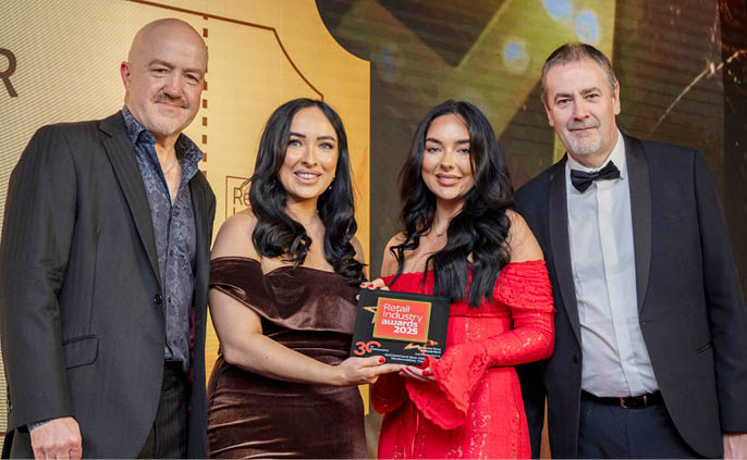 McCammond’s SPAR Abbots Cross, Most Improved Store: Becky and Lucy McCammond accept the award for Most Improved Store at the Retail Industry Awards in London.