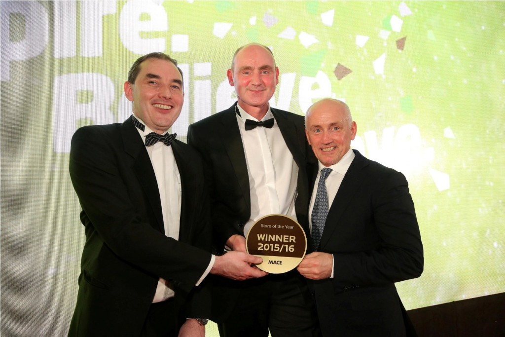 Barry McGuigan; Michael McCormack, managing director of Musgrave NI; and winner of Mace Store of the Year Award, Alan Collingwood, owner of Mace Aghalee