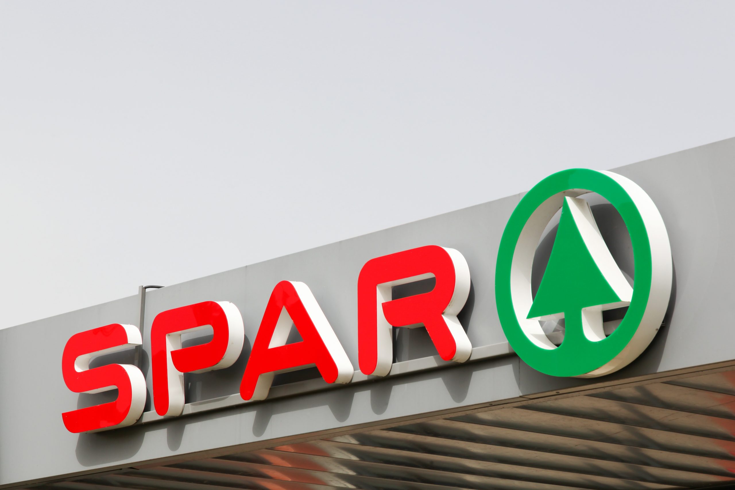 225 community SPAR, EUROSPAR and VIVO stores are now delivering