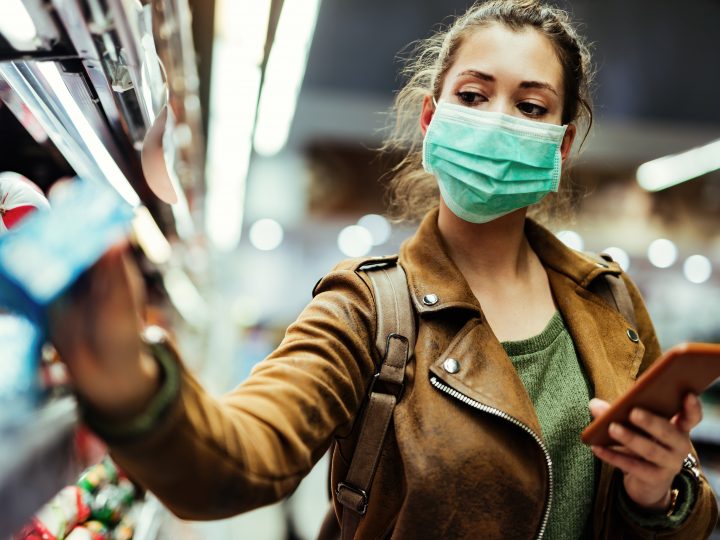 Wearing masks in supermarkets may help people to buy healthier foods