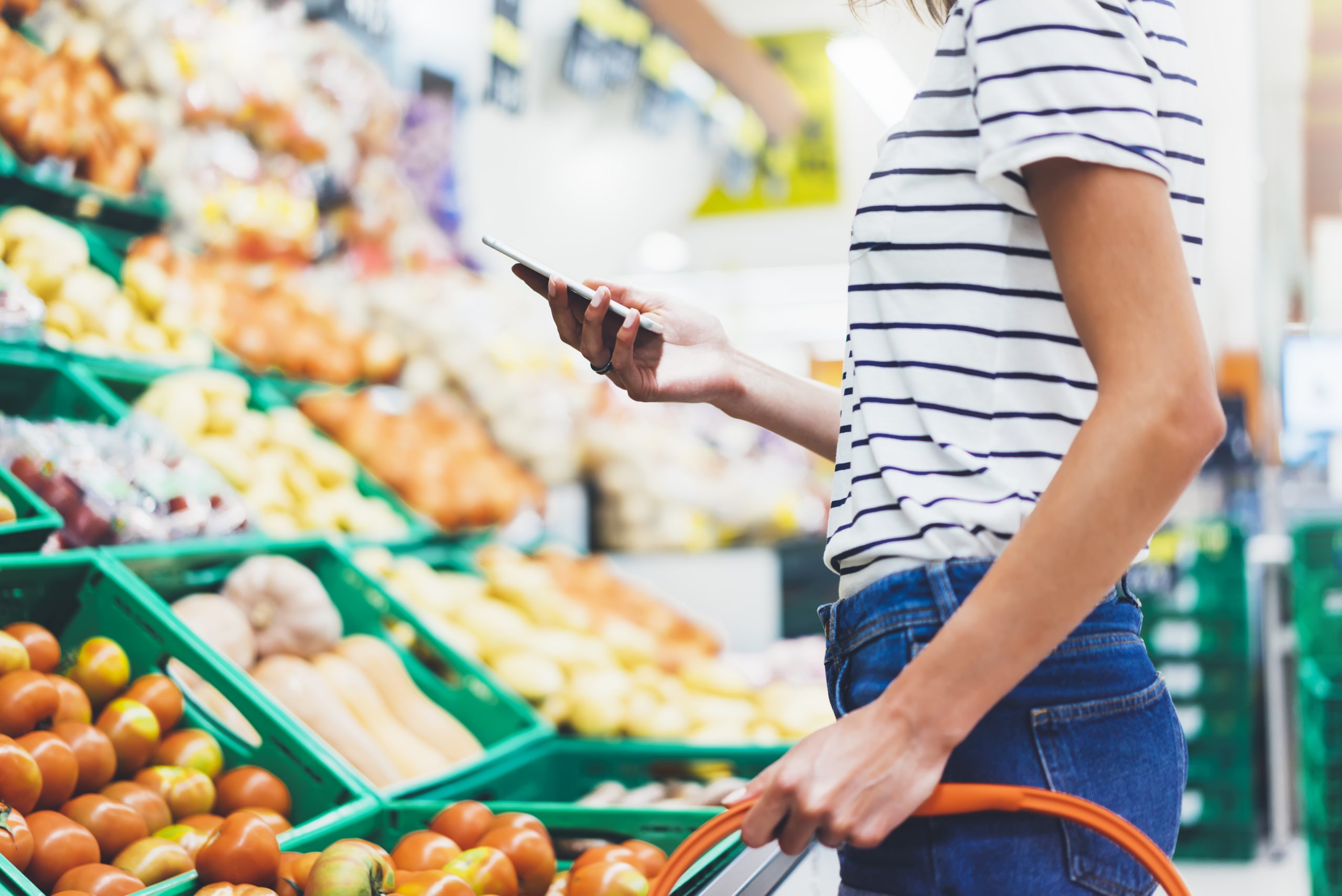 Consumers shopping for groceries little and often: Kantar