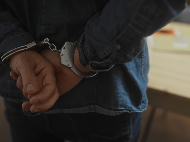 Man arrested following armed robbery of South Belfast off licence