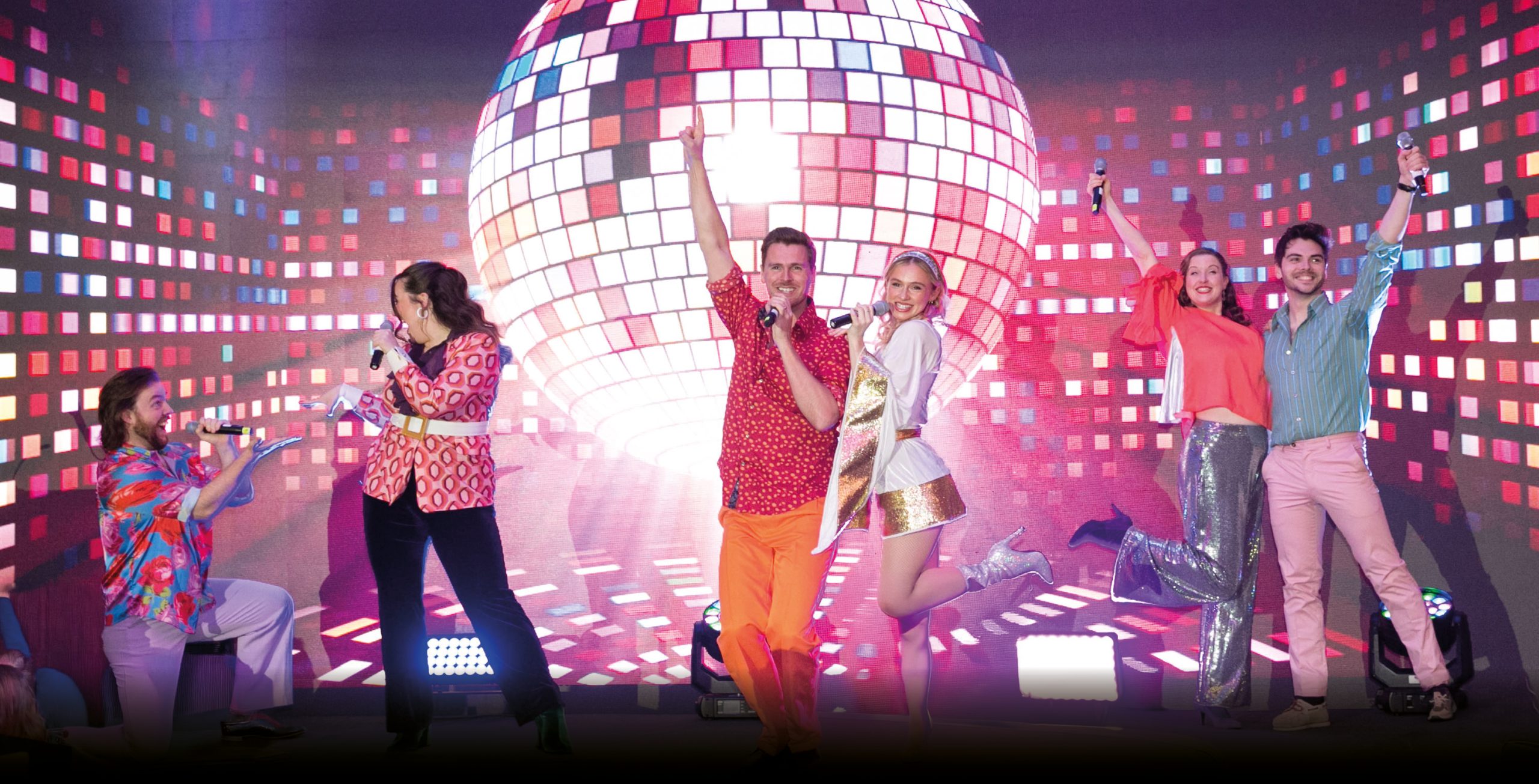 Now the entries are in – it’s time to get booking!